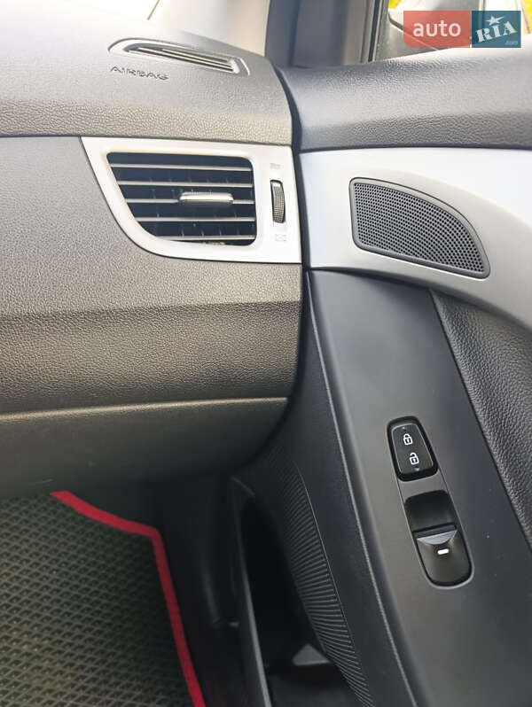 Седан Hyundai Elantra 2014 в Дніпрі
