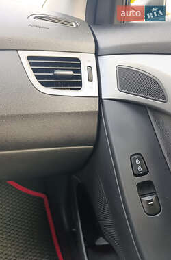Седан Hyundai Elantra 2014 в  фото 16 Седан Hyundai Elantra 2014 в