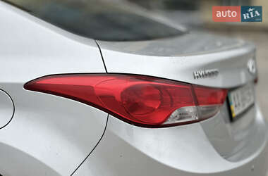 Седан Hyundai Elantra 2012 в 