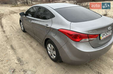 Седан Hyundai Elantra 2011 в 