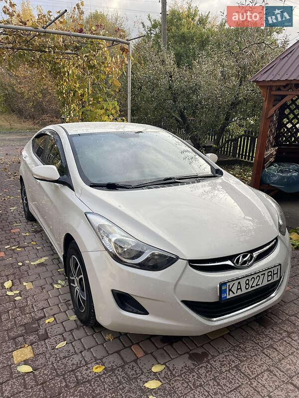 Седан Hyundai Elantra 2013 в Голованевске фото Седан Hyundai Elantra 2013 в Голованевске