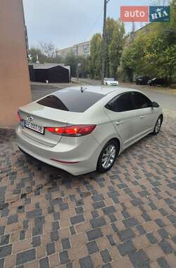 Седан Hyundai Elantra 2017 в Новомосковську