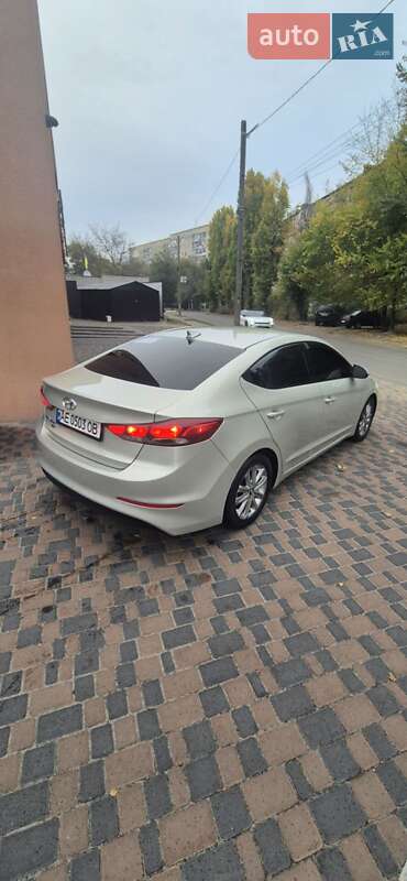 Hyundai Elantra 2017