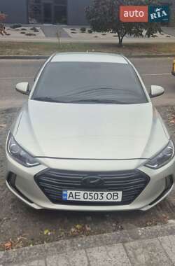Седан Hyundai Elantra 2017 в Новомосковске