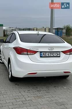 Седан Hyundai Elantra 2013 в 