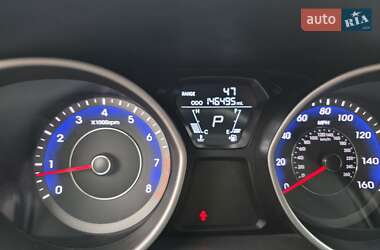 Седан Hyundai Elantra 2013 в 