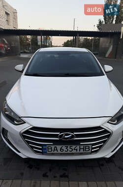 Седан Hyundai Elantra 2017 в Кропивницком