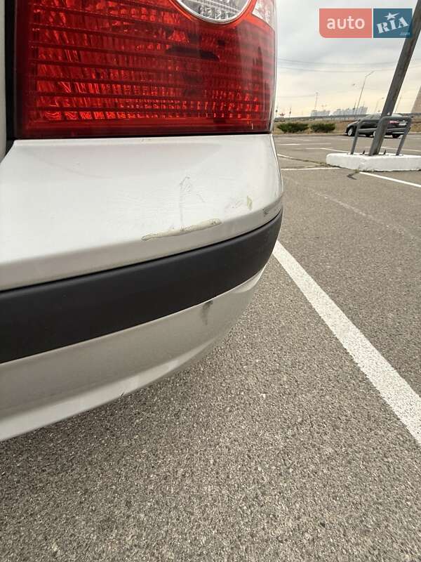 Седан Hyundai Elantra 2006 в Киеве