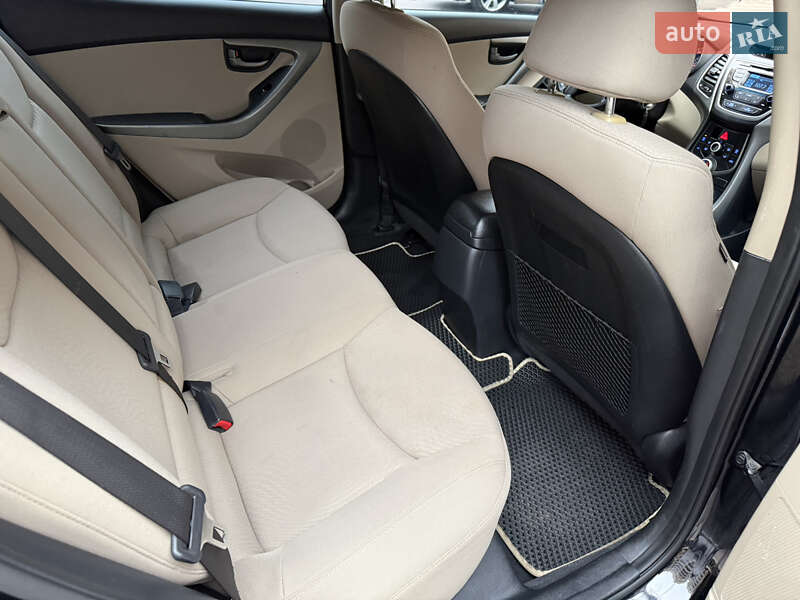 Седан Hyundai Elantra 2015 в Києві фото 7 Седан Hyundai Elantra 2015 в Києві