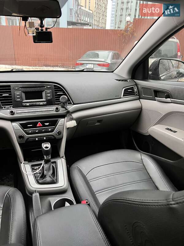 Седан Hyundai Elantra 2016 в Києві фото 8 Седан Hyundai Elantra 2016 в Києві