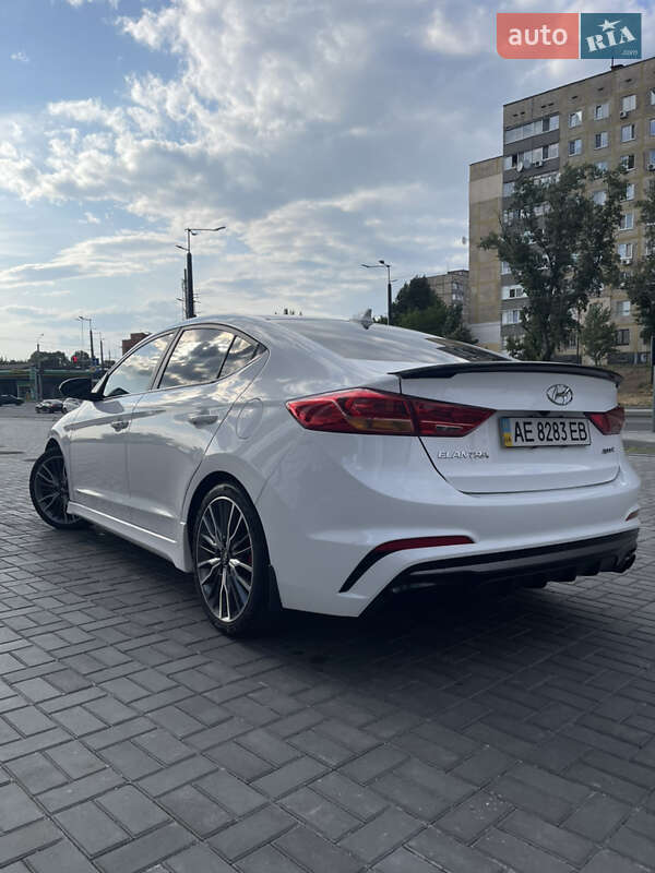 Седан Hyundai Elantra 2017 в Днепре фото 4 Седан Hyundai Elantra 2017 в Днепре