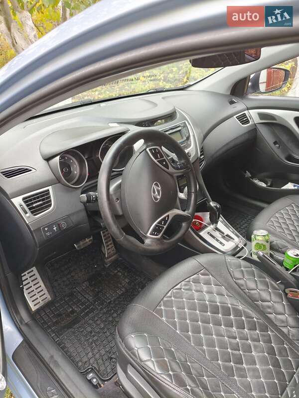 Седан Hyundai Elantra 2011 в Киеве