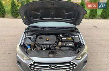 Седан Hyundai Elantra 2016 в Кривом Роге