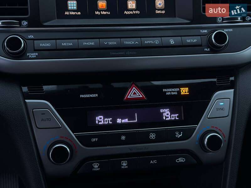 Седан Hyundai Elantra 2016 в Харькове