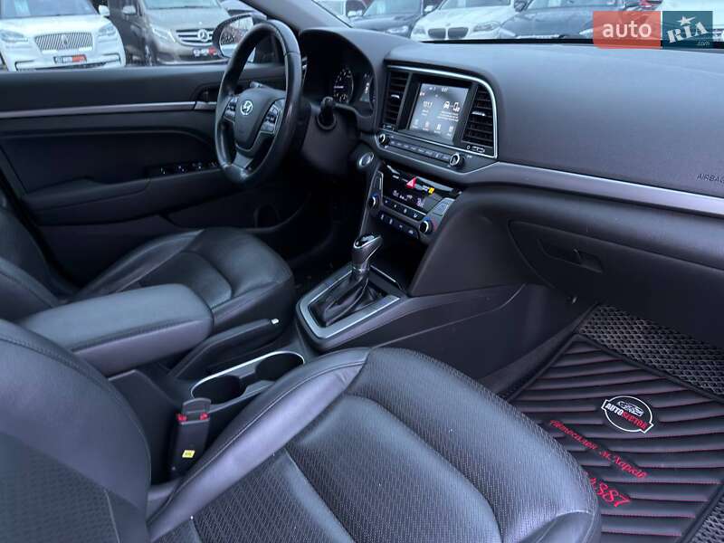 Седан Hyundai Elantra 2016 в Харькове
