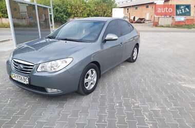 Седан Hyundai Elantra 2010 в Умани