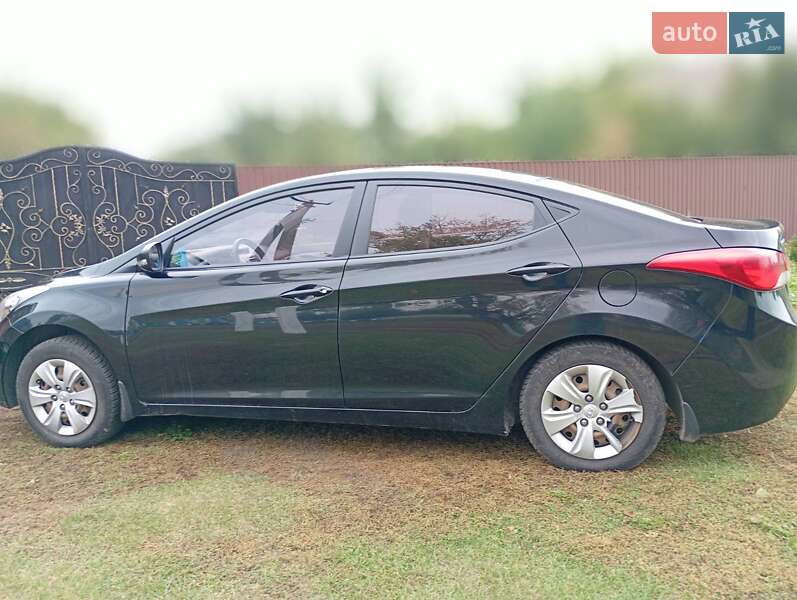 Седан Hyundai Elantra 2011 в Бурыни фото 8 Седан Hyundai Elantra 2011 в Бурыни