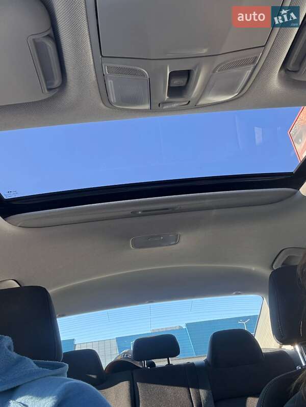 Седан Hyundai Elantra 2016 в Киеве