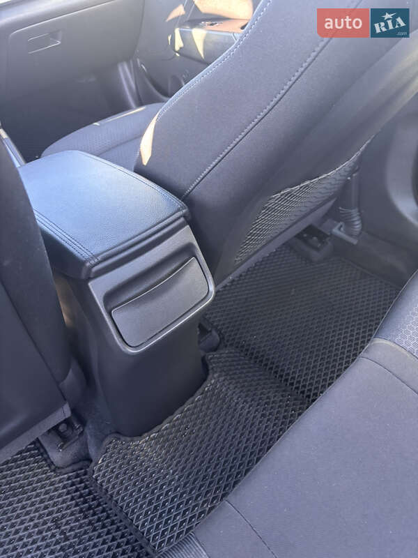 Седан Hyundai Elantra 2016 в Киеве