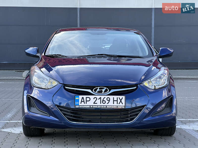 Седан Hyundai Elantra 2015 в Киеве