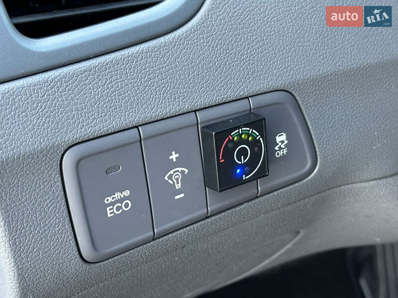 Седан Hyundai Elantra 2015 в Киеве