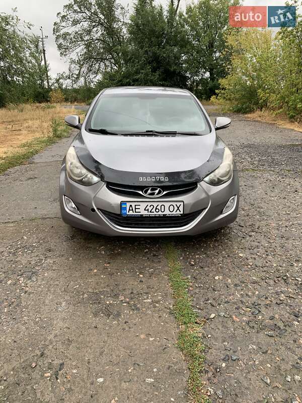 Hyundai Elantra 2012
