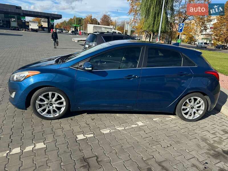 Хетчбек Hyundai Elantra 2015 в Луцьку