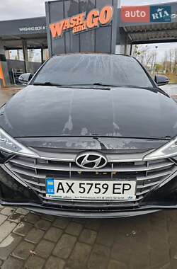 Седан Hyundai Elantra 2019 в Харькове