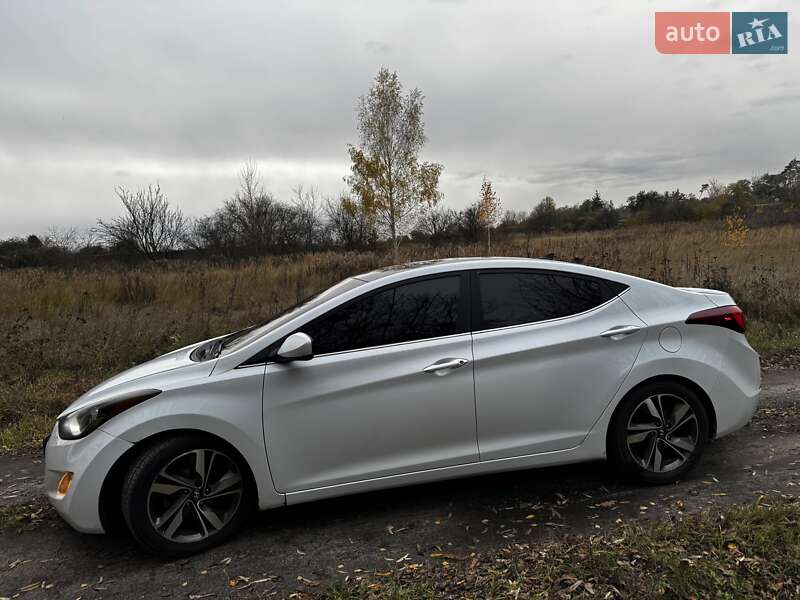 Седан Hyundai Elantra 2014 в Сумах