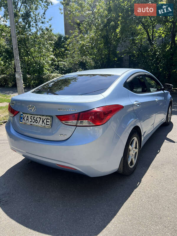 Седан Hyundai Elantra 2011 в Киеве