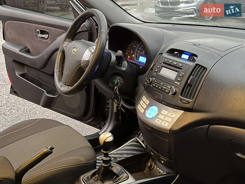 Седан Hyundai Elantra 2011 в Харькове фото 23 Седан Hyundai Elantra 2011 в Харькове
