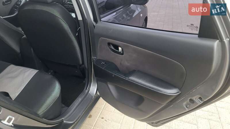 Седан Hyundai Elantra 2008 в Вознесенске