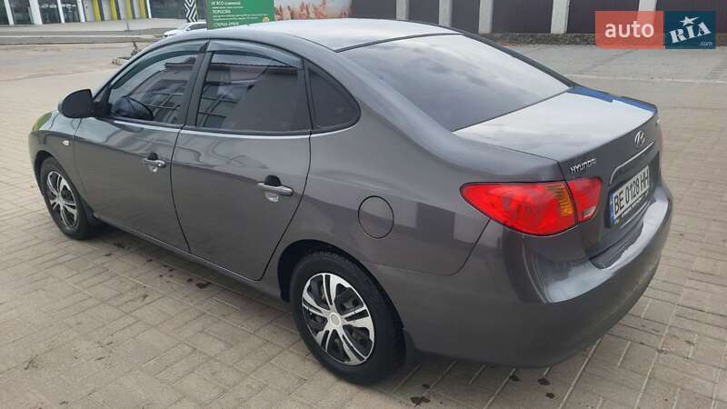 Седан Hyundai Elantra 2008 в Вознесенске