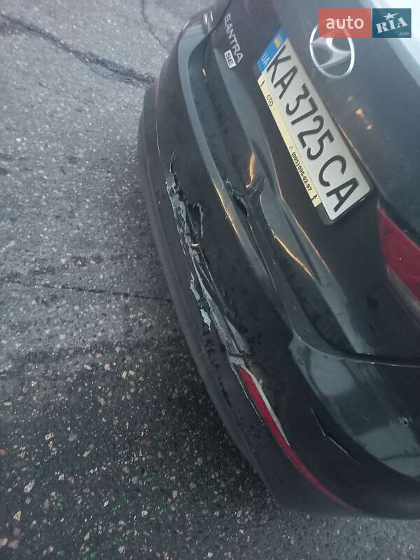 Седан Hyundai Elantra 2017 в Киеве