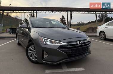 Седан Hyundai Elantra 2019 в Києві