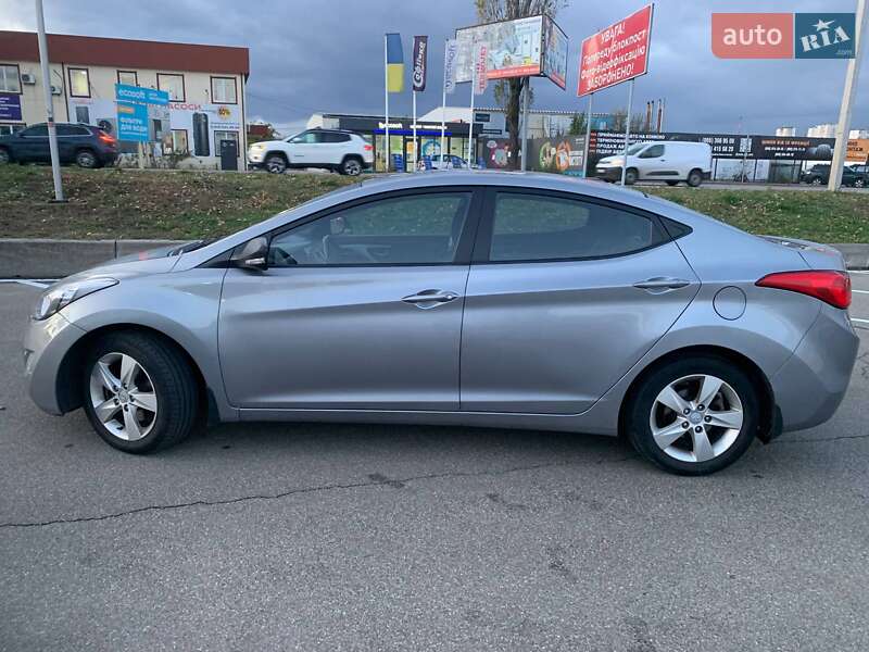 Седан Hyundai Elantra 2013 в Киеве фото 10 Седан Hyundai Elantra 2013 в Киеве