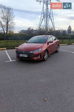 Седан Hyundai Elantra 2019 в Киеве