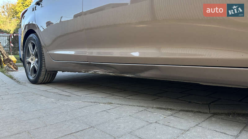 Седан Hyundai Elantra 2014 в Львове фото 10 Седан Hyundai Elantra 2014 в Львове