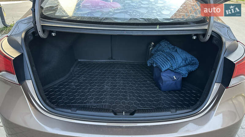 Седан Hyundai Elantra 2014 в Львове фото 22 Седан Hyundai Elantra 2014 в Львове