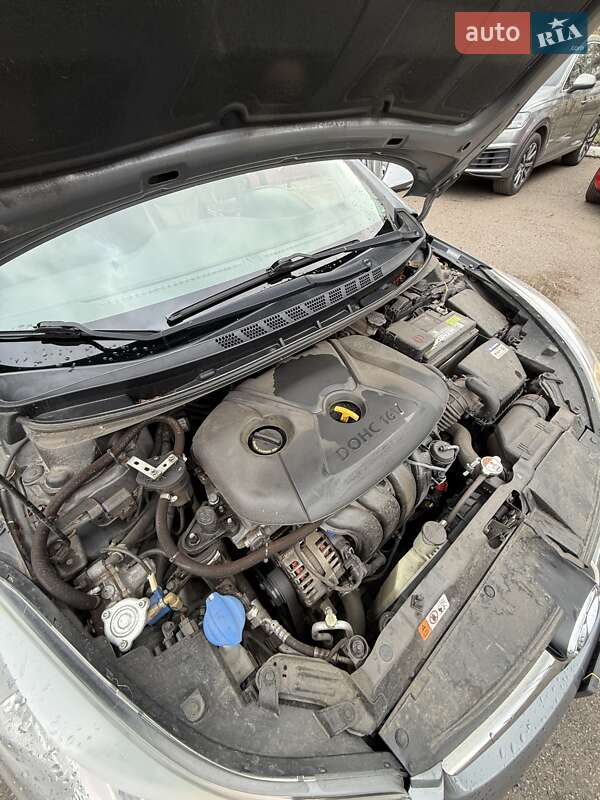 Седан Hyundai Elantra 2015 в Сумах фото 29 Седан Hyundai Elantra 2015 в Сумах