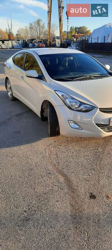 Седан Hyundai Elantra 2012 в Виннице