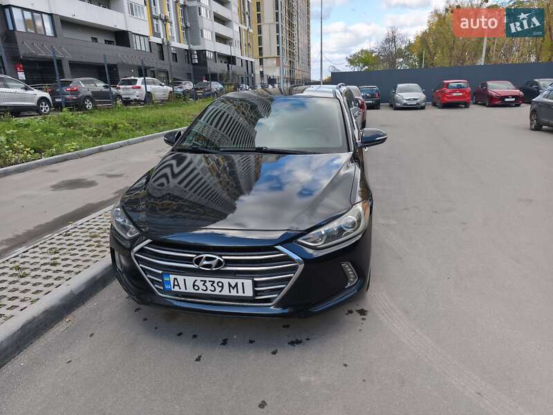Седан Hyundai Elantra 2016 в Киеве