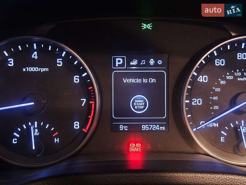 Седан Hyundai Elantra 2016 в Киеве