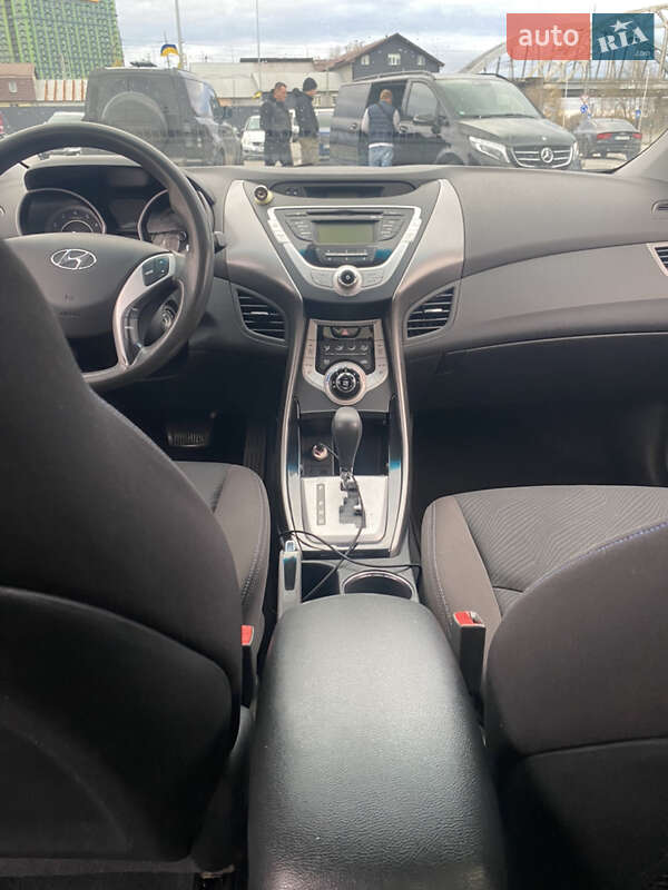Седан Hyundai Elantra 2012 в Києві фото 13 Седан Hyundai Elantra 2012 в Києві