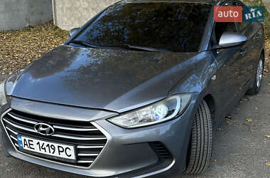 Седан Hyundai Elantra 2016 в Києві