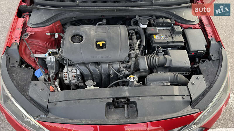 Седан Hyundai Elantra 2020 в Киеве