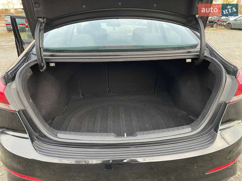 Седан Hyundai Elantra 2018 в Киеве фото 8 Седан Hyundai Elantra 2018 в Киеве