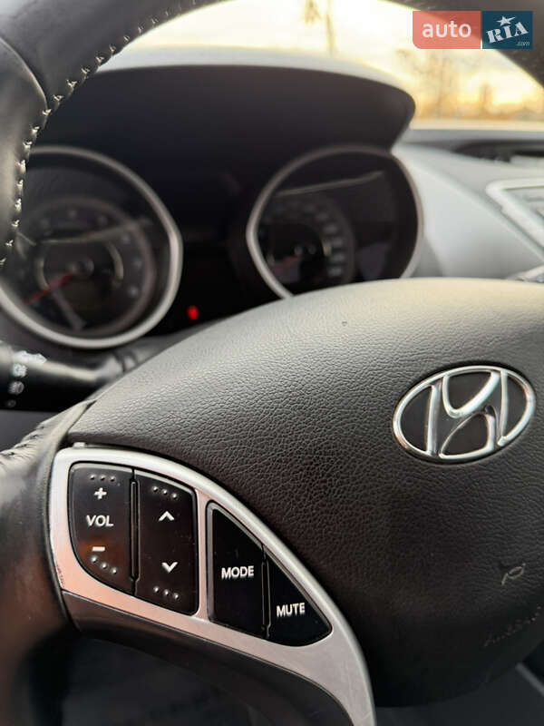 Седан Hyundai Elantra 2012 в Киеве фото 21 Седан Hyundai Elantra 2012 в Киеве