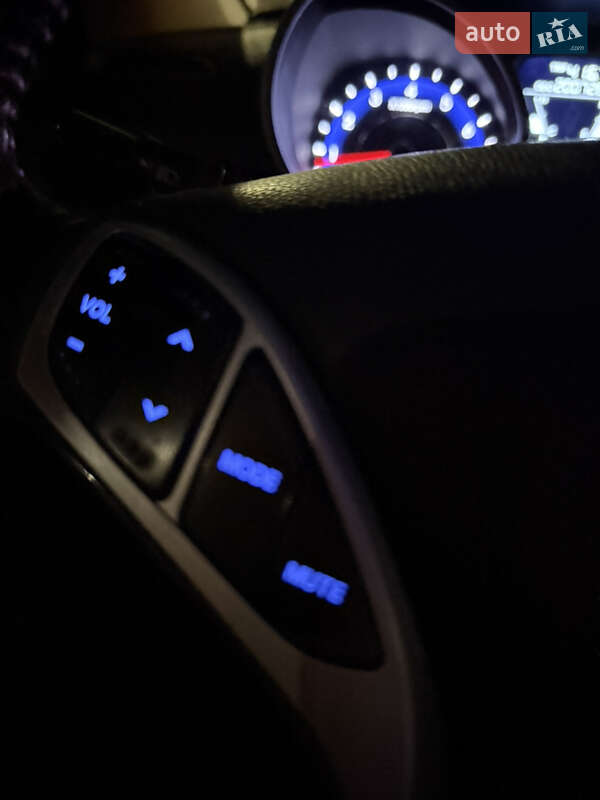 Седан Hyundai Elantra 2012 в Киеве фото 34 Седан Hyundai Elantra 2012 в Киеве