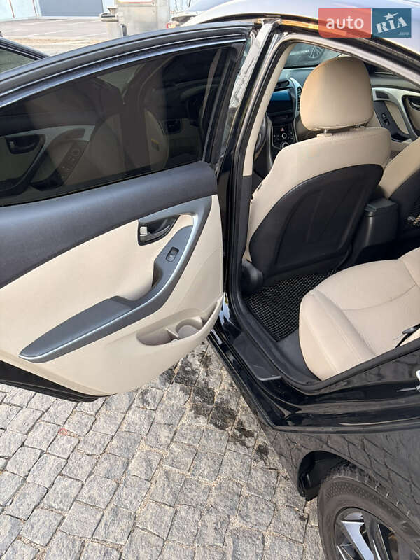 Седан Hyundai Elantra 2014 в Киеве фото 27 Седан Hyundai Elantra 2014 в Киеве